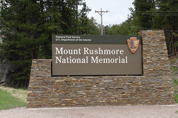 The Benefits of Monument Signs for Businesses and Communities