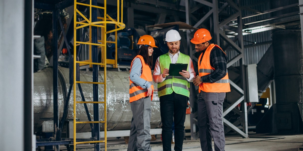 The Social Influence of Peers in Confined Space Entry: Understanding Workplace Hazards
